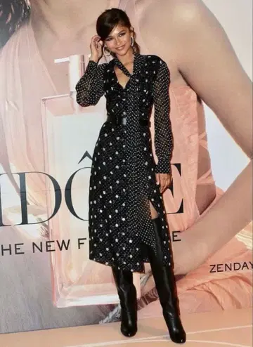 TOMMY HILFIGER와 ZENDAYA의 콜라보 원피스