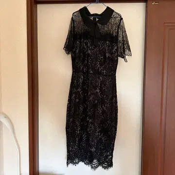 레이스 반팔 원피스 블랙 무릎 기장