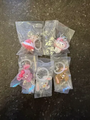 [ 익명 배송 ] 산리오 윳토메지루시 액세서리 5종