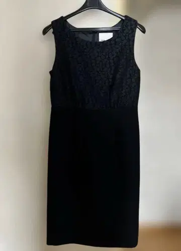 Troisieme chaco 슬리브리스 원피스 블랙