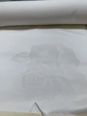 장미 화이트 옷감