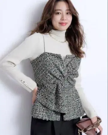 미사용 새상품 24AW JUSGLITTY 저스길리티 리본 뷔스티에 S