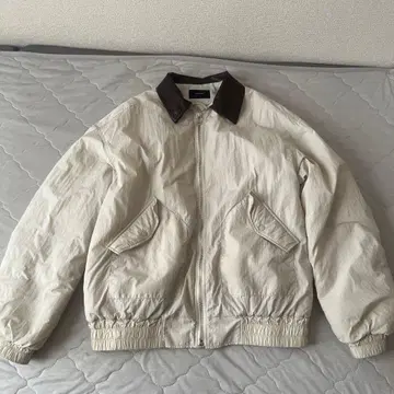 emoda 오버 칼라 봄버 자켓 아이보리