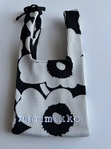 마리메꼬 니트 미니 토트 백 우니코 패턴 화이트 x 블랙