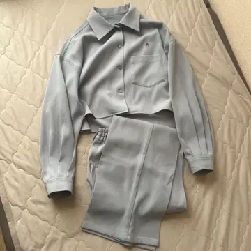 Now me. NYLON 스가누마 유리 긴팔 셔츠 슬랙스 셋업