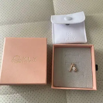 KLY 꽃 모티브 목걸이