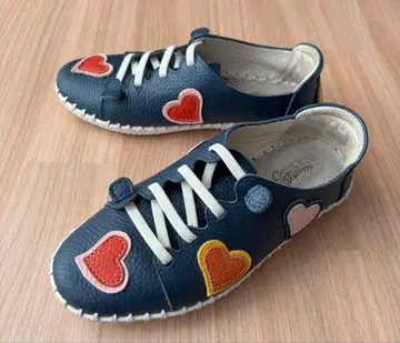 에스타시온 하트 모티브 가죽 스니커즈 23.5cm