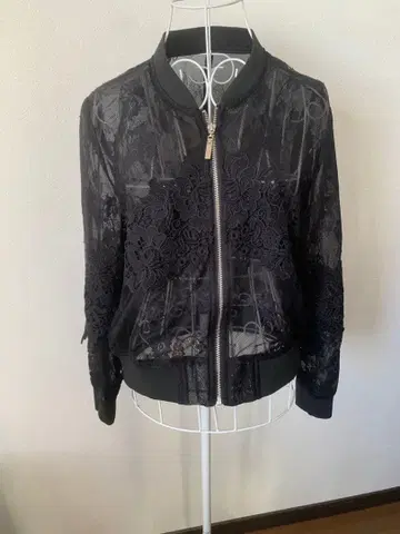 꽃무늬 자수 캐주얼 시스루 디자인 블랙 점퍼 M 사이즈