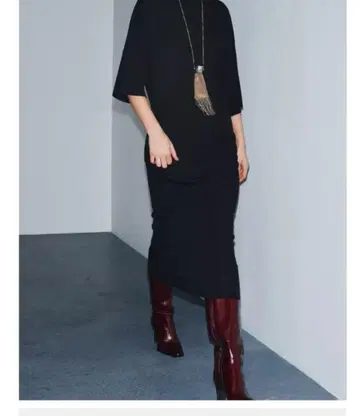 ZARA 블랙 타이트 스커트