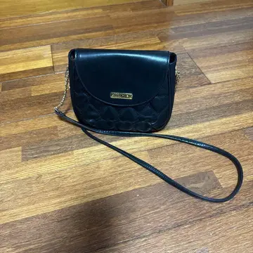 모스키노 블랙 퀼팅 숄더백 레어