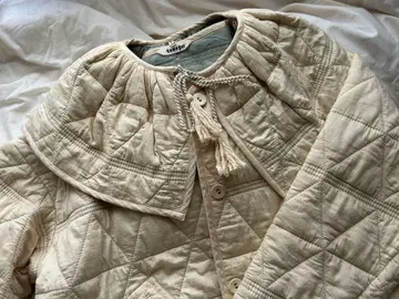 츠무구 빅 칼라 퀼팅 자켓 (탈부착 가능)