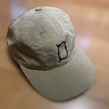 HW DOG CO 베이지 스트랩백 캡