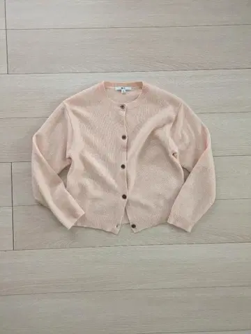 새상품급 유니클로C 캐시미어 크루넥 숏 가디건 핑크 M 완판템