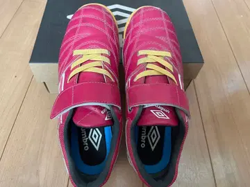 엄브로 트레이닝화 Umbro 20 축구 스파이크