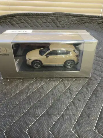 마쓰다 CX-5 1/43 스케일 지르콘 샌드 메탈릭