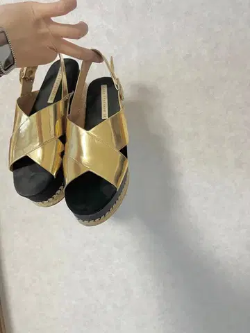 zara 통굽 샌들 골드