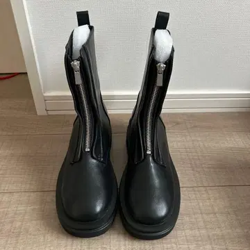 내추럴 뷰티 베이직 블랙 지퍼 통굽 부츠