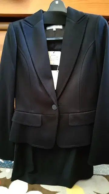 미사용 22OCTOBRE 블랙 자켓과 스커트 셋업 38
