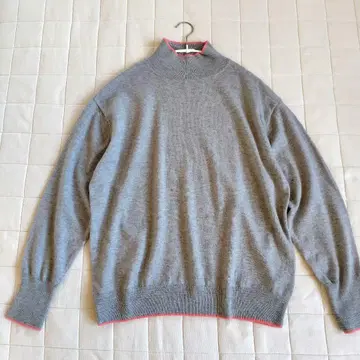 북유럽 생활 잡화점 포인트 컬러 라인의 하이넥 니트 그레이 핑크