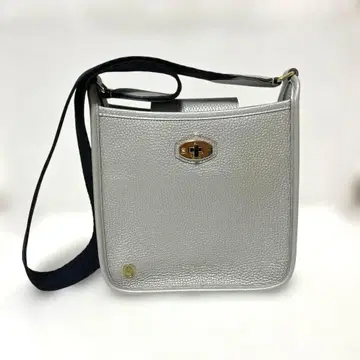 A.D.M.J 소가죽 슈링크 엠보 턴락 크로스 바디백 새상품급