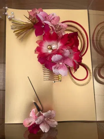 핑크 빨간 꽃 장식 머리 장식
