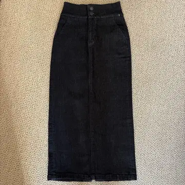 AZUL 블랙 데님 타이트 스커트