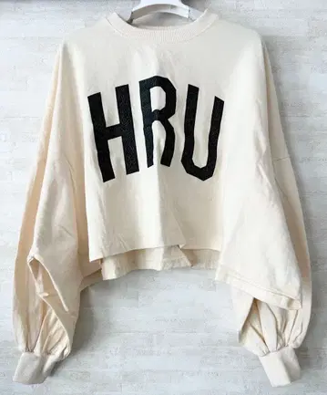 크롭 기장 맨투맨 트레이닝복 아이보리