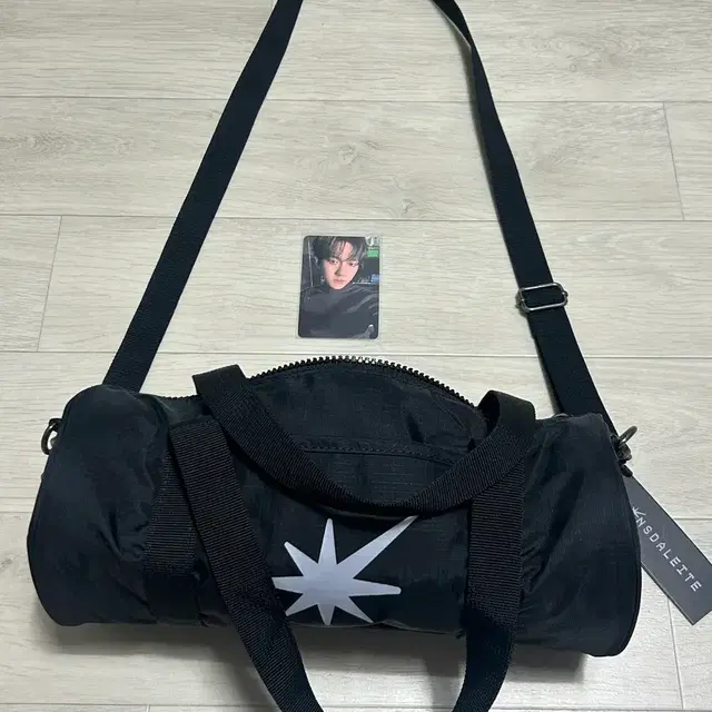 백현 론스달라이트 가방 응원봉 파우치 양도