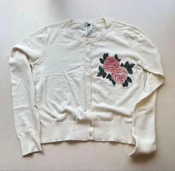 아이보리 꽃무늬 자수 가디건