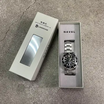 나발워치 스윕세컨드 쿼츠 손목시계