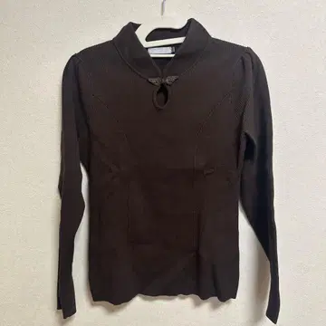 [ 미사용 새상품 ] overE 차이나 패널 니트: 초콜릿 102