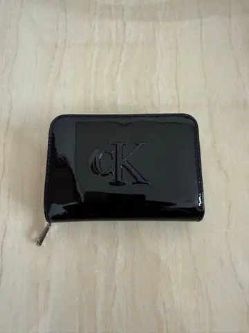 Calvin Klein 블랙 이단 접이식 지갑