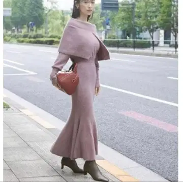 스나이델 슬릿 숄 오프숄더 원피스