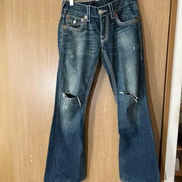 io 착용 트루릴리전 부츠컷 데님