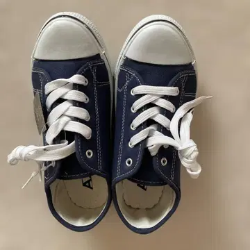 Hanes 네이비 캔버스 스니커즈