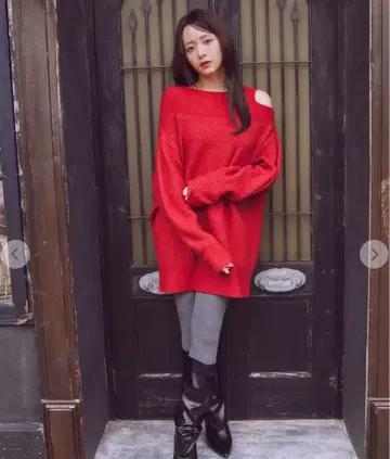 cocodeal 코코딜 오프숄더 슬릿 니트