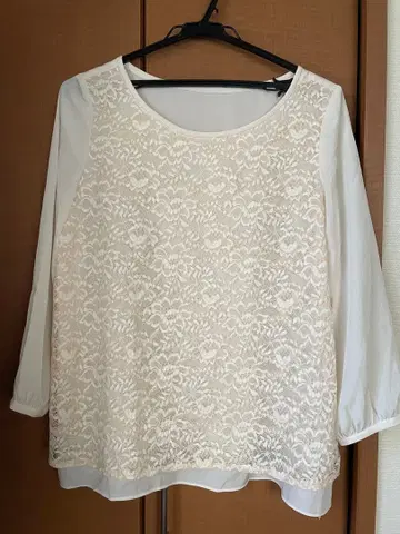 UNTITLED 레이스와 쉬폰의 블라우스