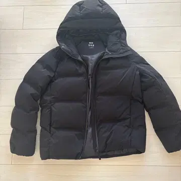 유니클로 블랙 다운 자켓 M