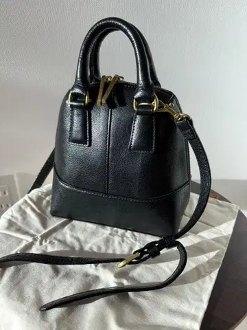 ikot 블랙 가죽 핸드백 소형