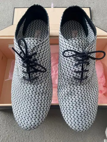 기하학 패턴 레이스업 슈즈