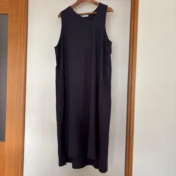 On y Vua. 슬리브리스 롱 원피스