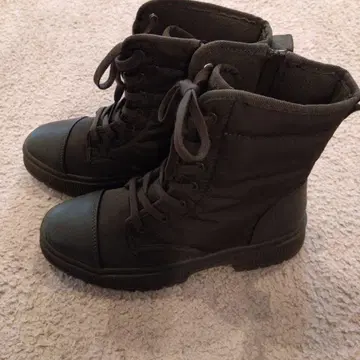 미사용 새상품 UNIQLO:C 패디드 레이스업 부츠 24cm 올리브