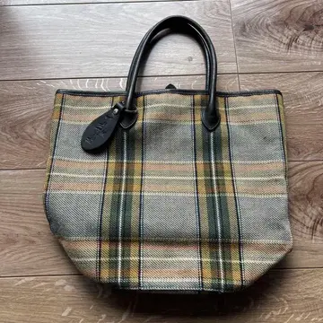 마가렛 하우엘 체크 무늬 토트백 원형 바닥