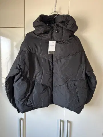 새상품 후드 부착 충전솜 코트 자켓 블랙