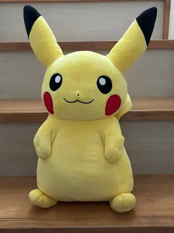새상품급 포켓몬 센터 한정판 피카츄 등신대 봉제 인형