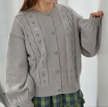 새상품 사만사 모스모스 에카 소포 꽃 자수 가디건 그레이