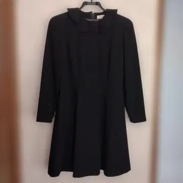 VIVID 하나에 모리 블랙 라운드 칼라 A라인 원피스