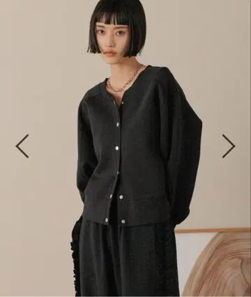 [ 택 포함 미사용 새상품 ] 로리즈팜 종이상자 가디건 LS 블랙