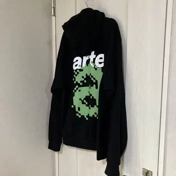 ARTE Harmon Back A Pixel 후드티 블랙