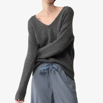 theory 새상품급 캐시미어 V넥 풀오버 니트 S 차콜 그레이 스웨터